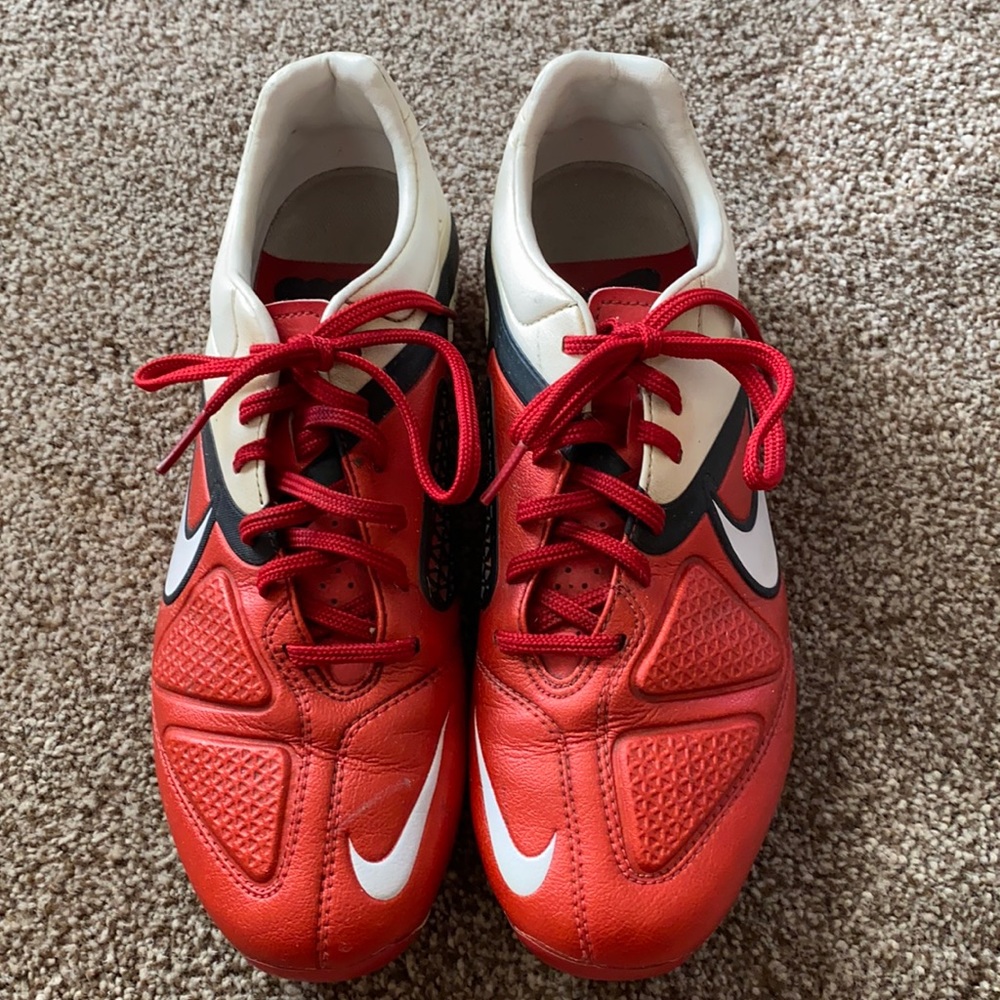 Nike CTR 360 men’s cleats Sz8 red metallic